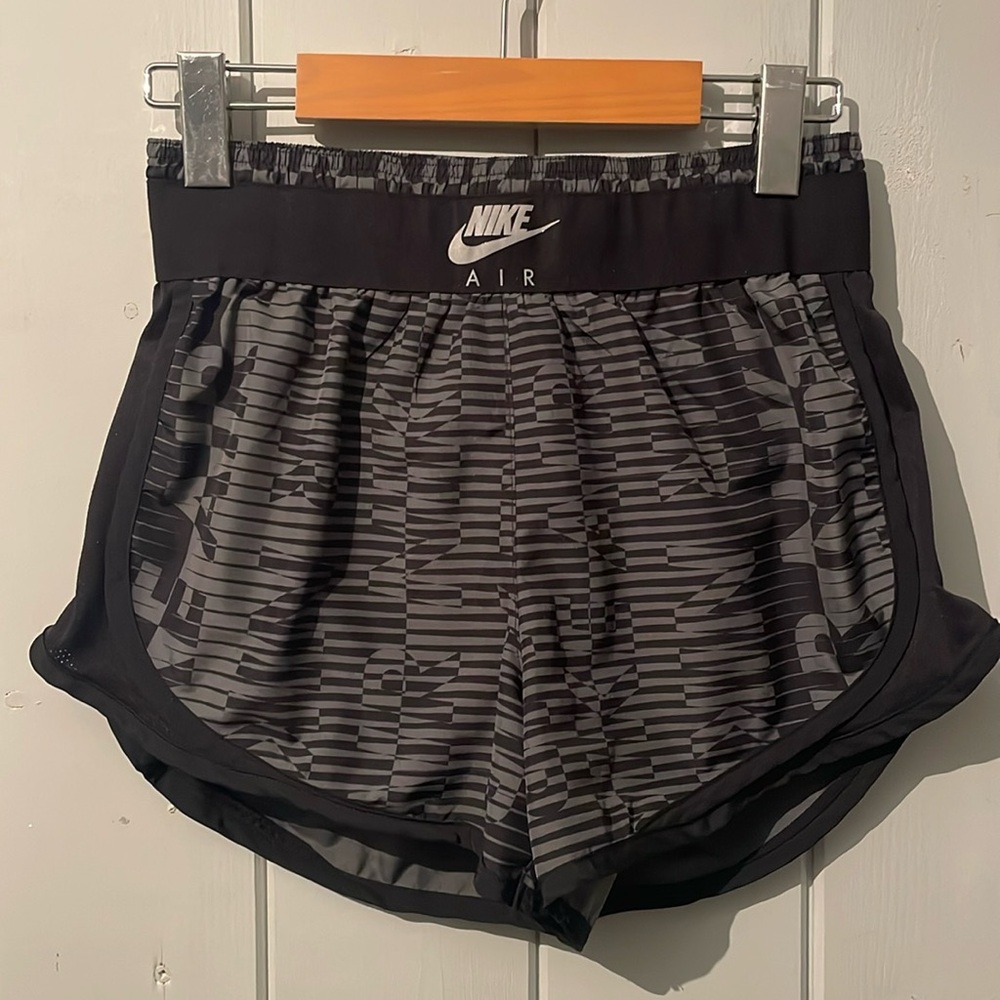 Nike Air Tempo Running Shorts Women’s Black Grey Printed Size XS